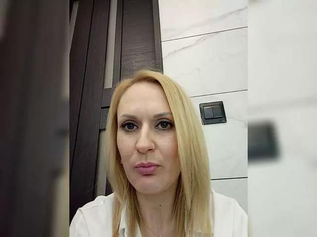 AlenaXBlonde on BongaCams 