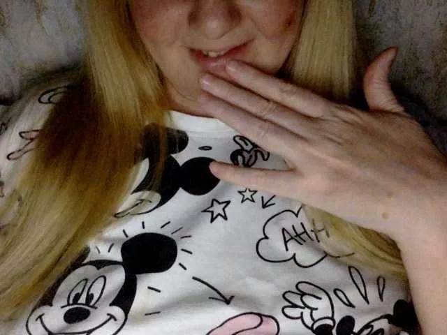 BlondyVio on BongaCams 