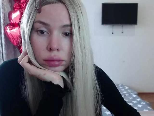 Foxymoxy19 on BongaCams 