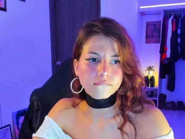 LolaMustaine on BongaCams 