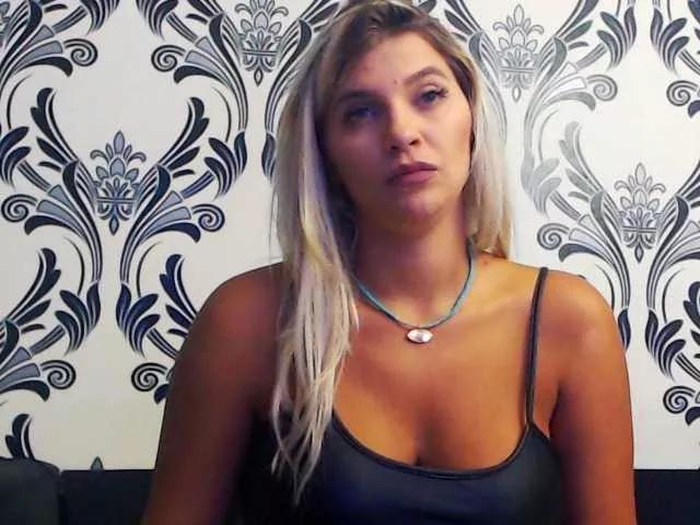 lorehottie on BongaCams 