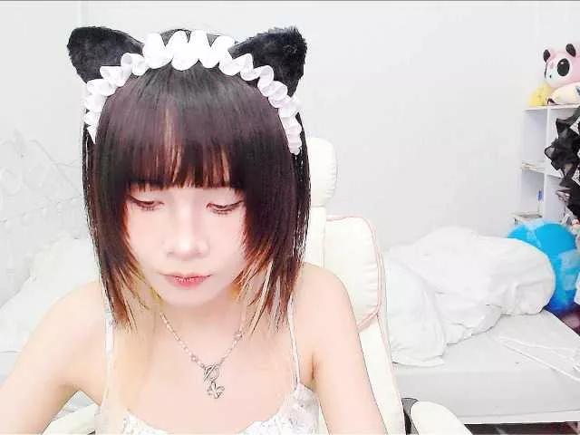 Meows2 on BongaCams 