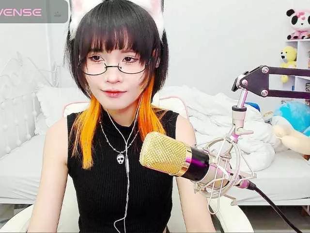 Meows2 on BongaCams 