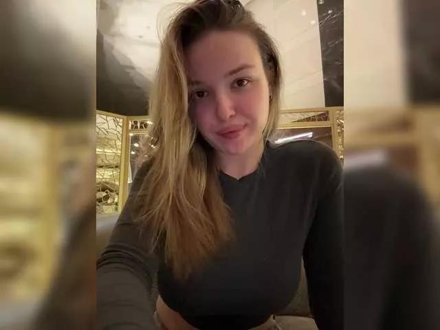 MissAngel13 on BongaCams 