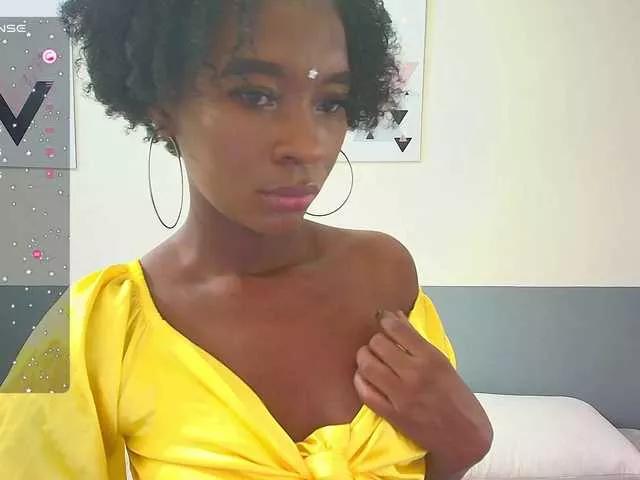 petitelittleebony on BongaCams 