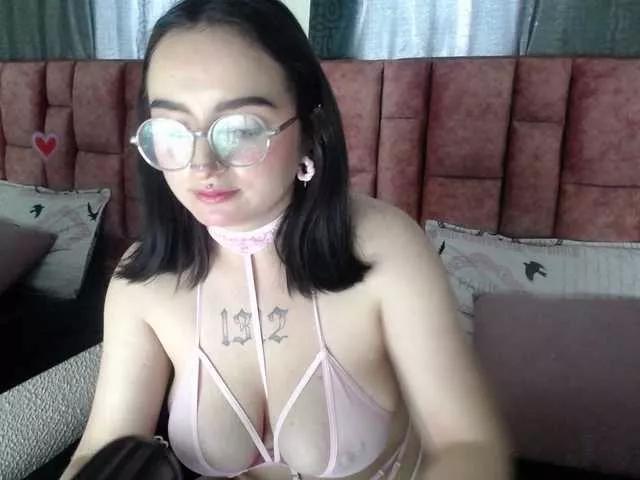 sophie-swe on BongaCams 