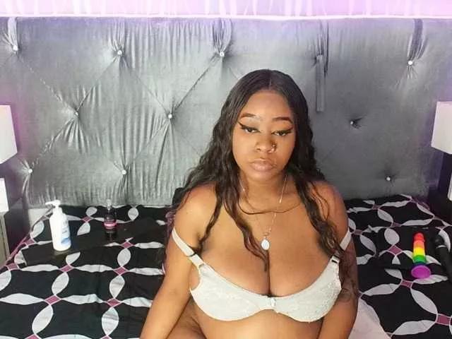 TrixieMar on BongaCams 