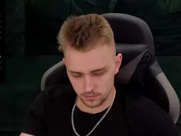 larstar01 on Chaturbate 