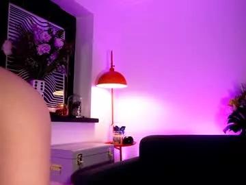 Checkout gorgeous camslut Littlee33 littlee33 from Chaturbate