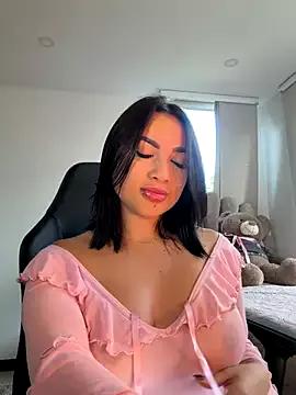 Explore StripChat's HannaBeckett HannaBeckett from StripChat