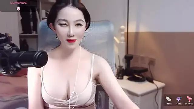 vyizh- on StripChat 